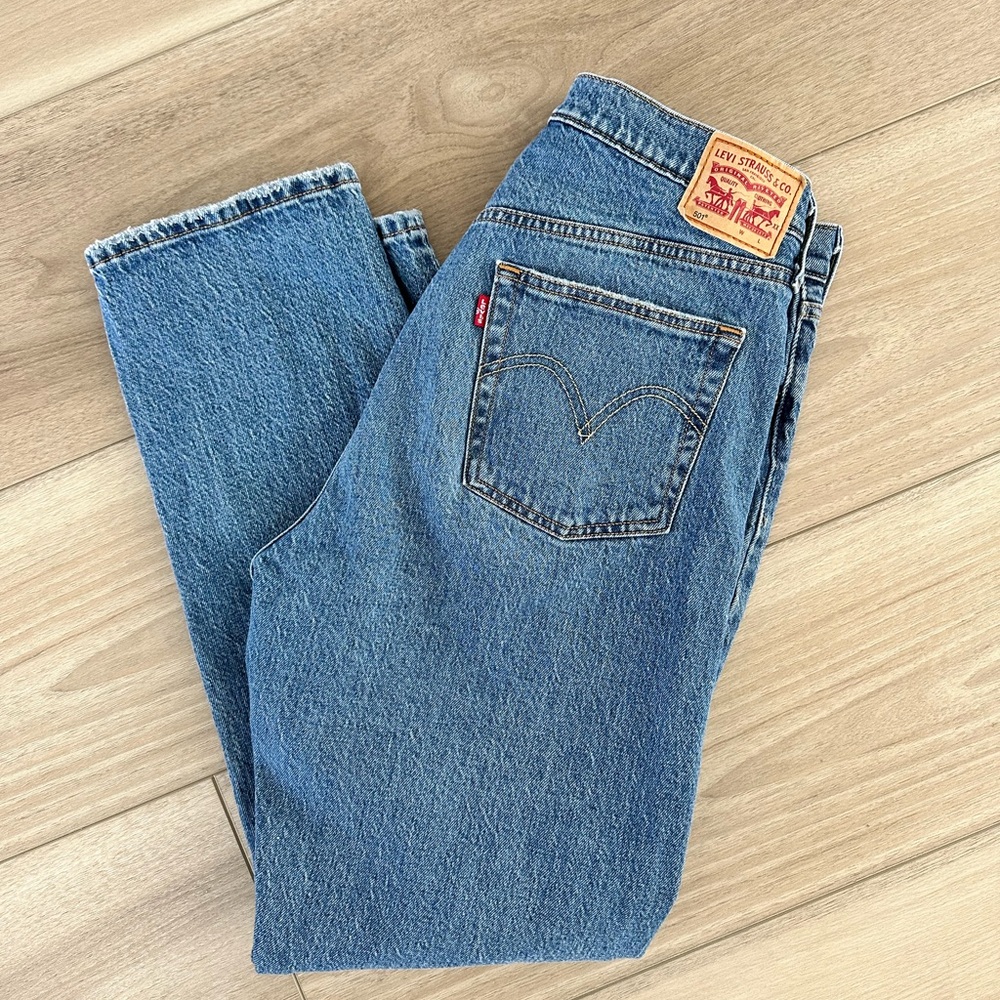 Levi's Straight-Leg 501 Jeans Classic Denim 31x30 - Picture 5 of 6